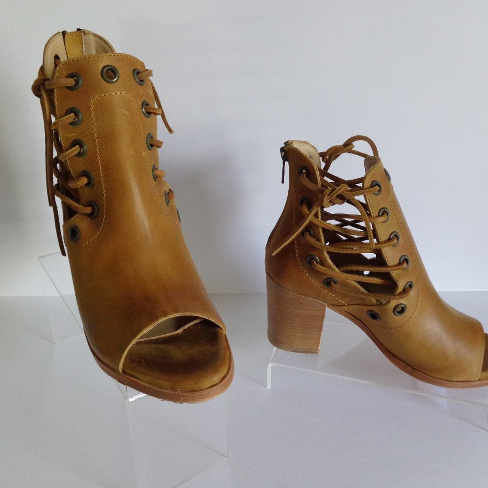 Baske of California - Free People New Size 8